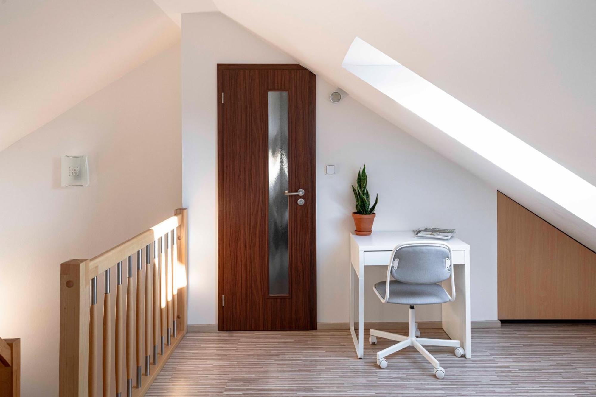 150m² 4br Duplex Near Metro & Center Apartament Praga