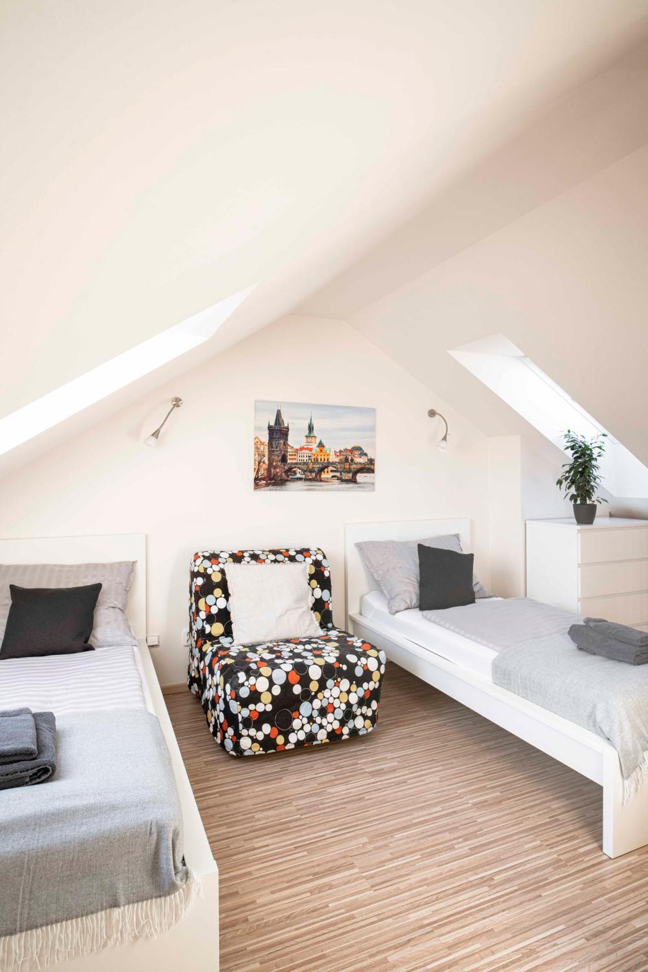 150m² 4br Duplex Near Metro & Center Apartament Praga